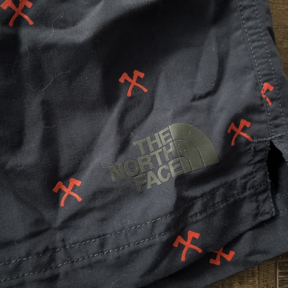 The North Face Men's Large Swim trunks Shorts Navy - Picture 2 of 7